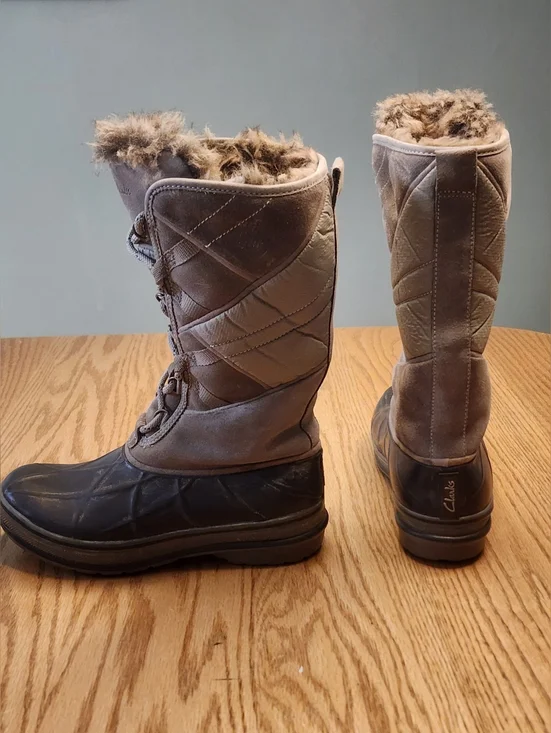 Clarks Muckers Storm Beige Fur Line Boots Womens Size 6.5 Winter Hiking Fall