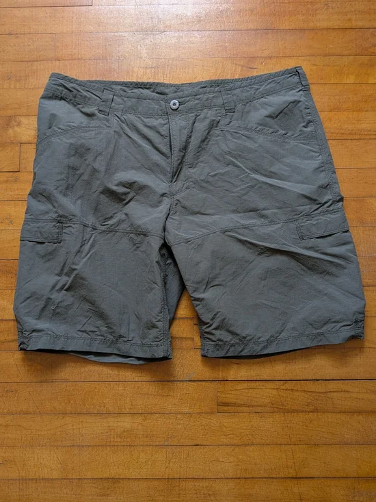 North Face Men's Casual Cargo Shorts in Olive Green