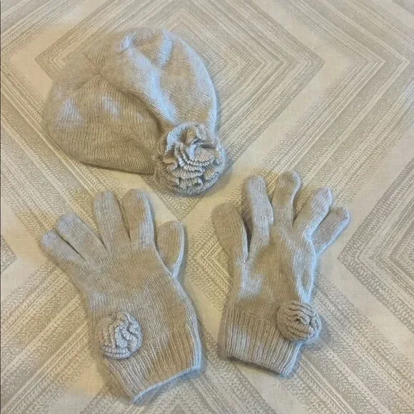 H&M Cream Knit Winter Beret and Gloves with Flower Matching Set