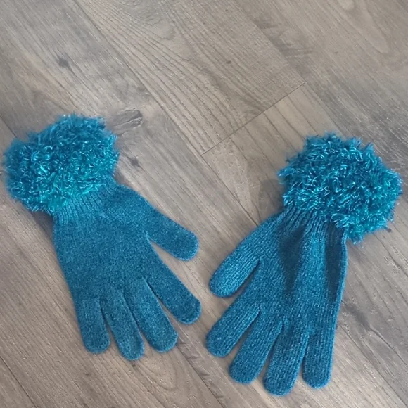 Westbound Blue Fringe Gloves NWOT