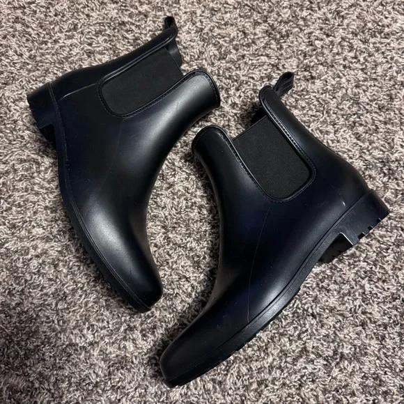A New Day Black chelsea style rain boot Size 8