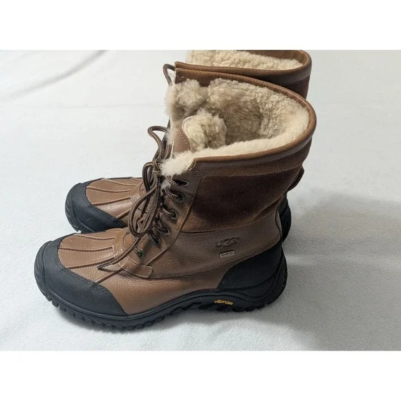 Ugg‎ Adirondack III Boots Women's Size 9 Brown Tan Faux Fur Winter Snow Lace Up