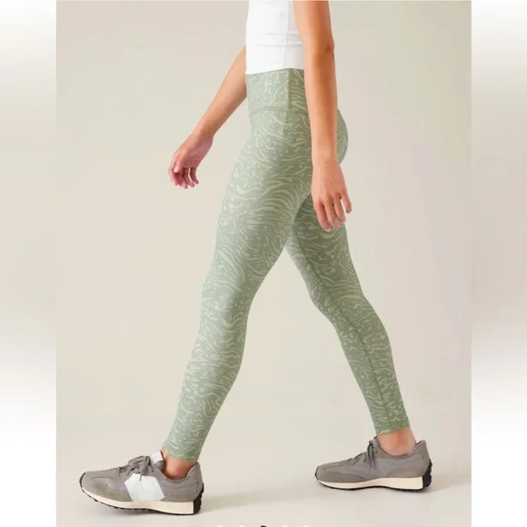 ATHLETA GIRL ULTRA HIGH RISE CHIT CHAT 7/8 TIGHT (SIZE 8-10)