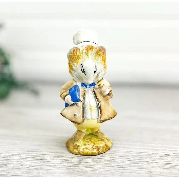 Amiable Guinea-Pig Beatrix Potter Figure, Kitschy Anthropomorphic Figurine