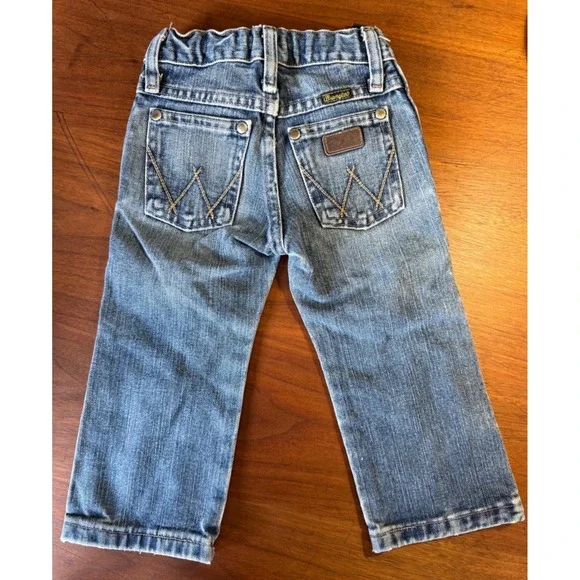 Wrangler Retro Toddler Boy 2T Slim Straight  Jeans Medium Wash Distressed Cowboy