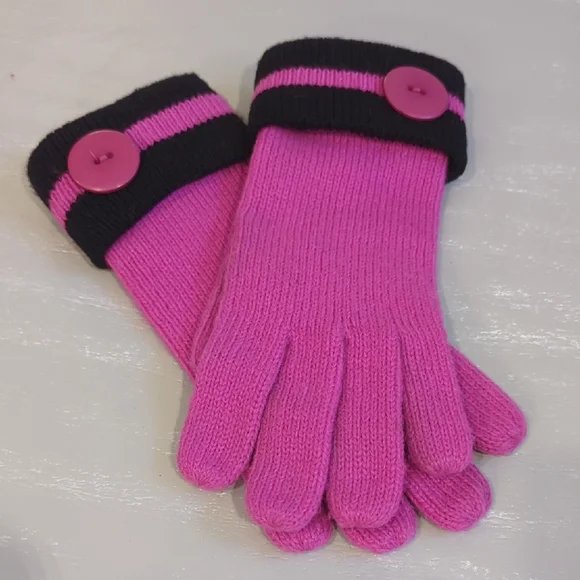 Vintage Knit Gloves with Button Detail‎