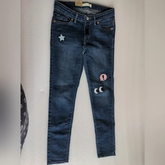 Girls  Size 10 NWT Levi Jeans with Fun Patches Super Skinny 710