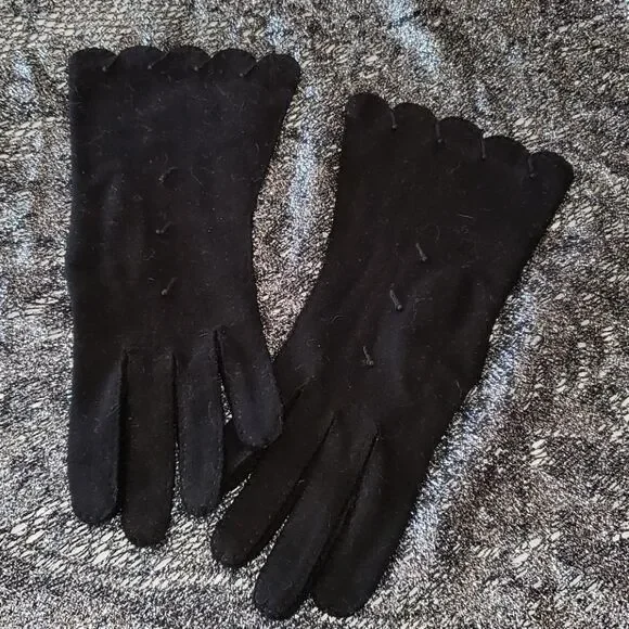 VNTG Black Soft Nylon Gloves
