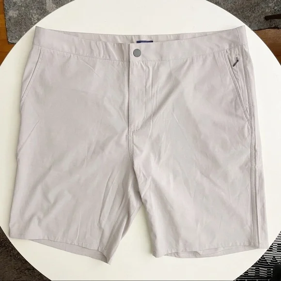 Johnnie-O Men’s 9” Dawn 2 Dusk Performance Hybrid Short Size 38