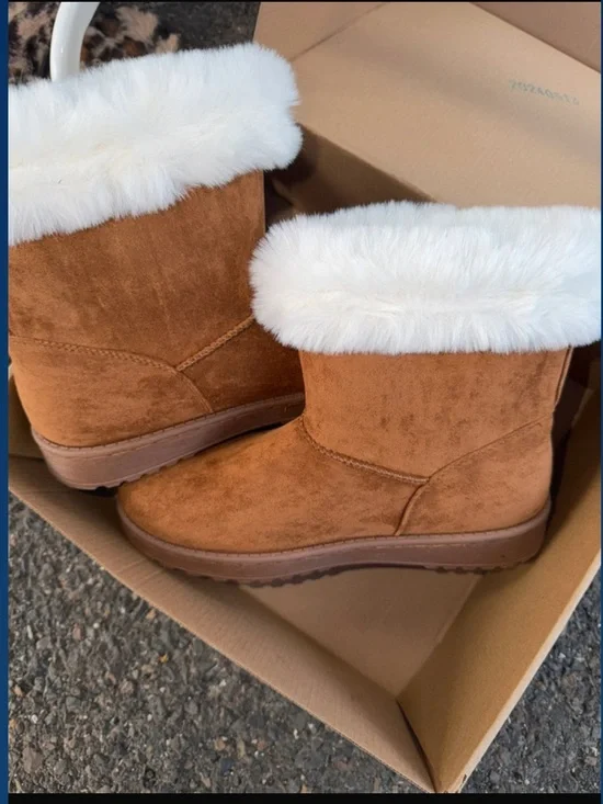 Cliff boots size 8