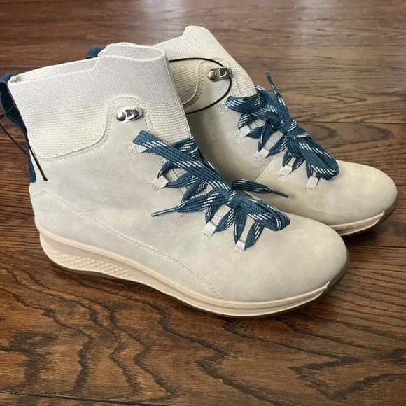 Maurice's New Addie Hiker Hybrid Boot‎ 8.5 Closet Round Toe