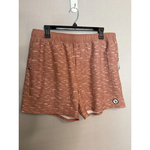Vuori Men's Cape Shorts Unlined Inseam 6