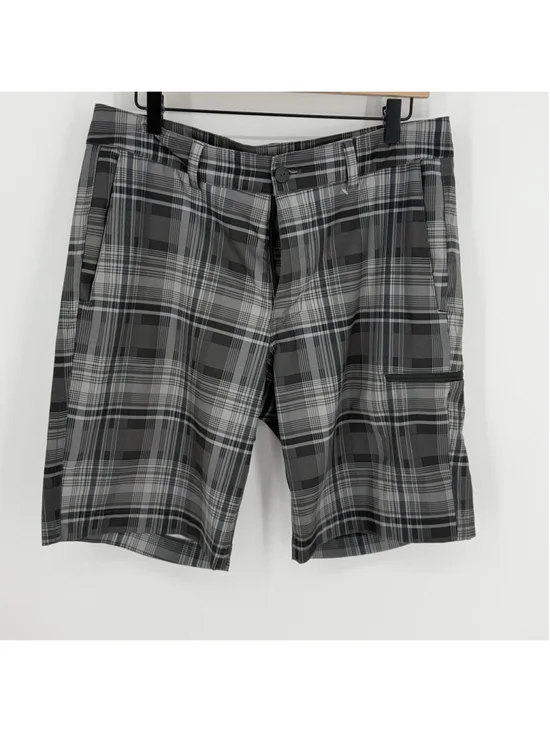 North Face Gray Plaid Cargo Shorts Men’s Size 32