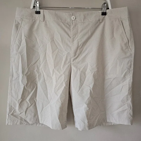 Under Armour Mens 40 Performance Golf Shorts Tan White Pinstripe Stretch