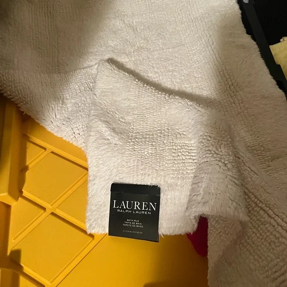 Ralph Lauren White Textured bath Rug/ Firm Price