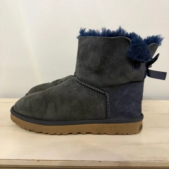 Ugg Blue Suede Bailey Short Winter Boots Size 10