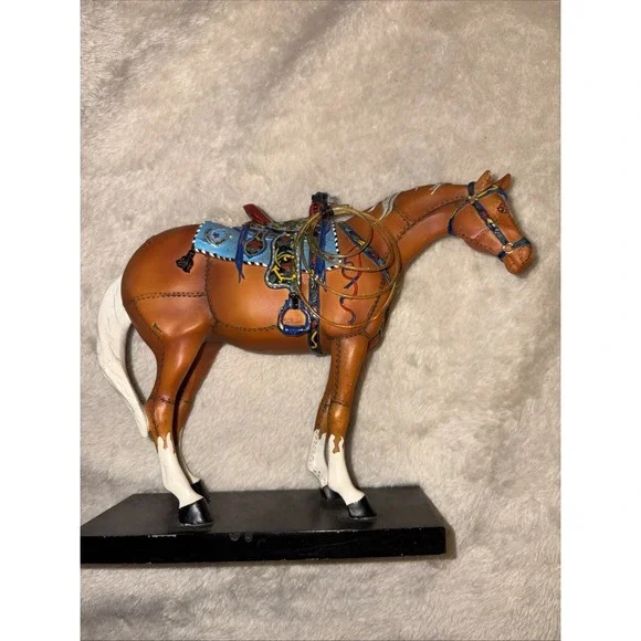Trail Of Painted Ponies Happy Trails 1E/4,708 Retired - Ear Chip