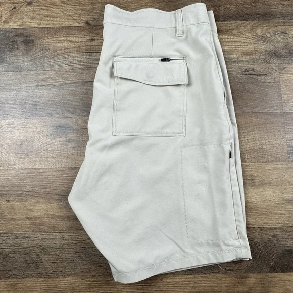 Bylt Shorts Mens XL Beige Kinetic Golf Driving Range Commute Premium Basics READ