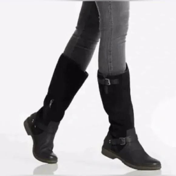 UGG Thomsen Black Suede Knee-High Shearling Lined Winter Boots in Black. Size 6