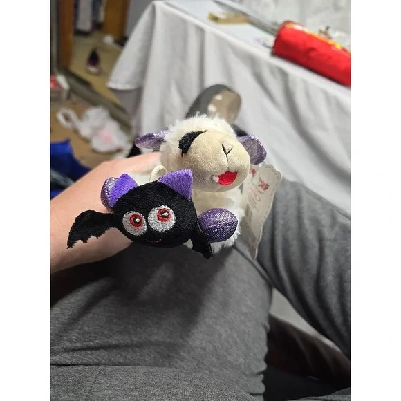 Lamb Chop Dog Toy I Squeak Dreamworks Animation NWT 67156 Small Halloween Spooky