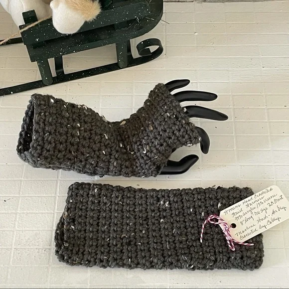 Handmade Texting Fingerless Gloves in Speckled Charcoal Green Tweed Winter