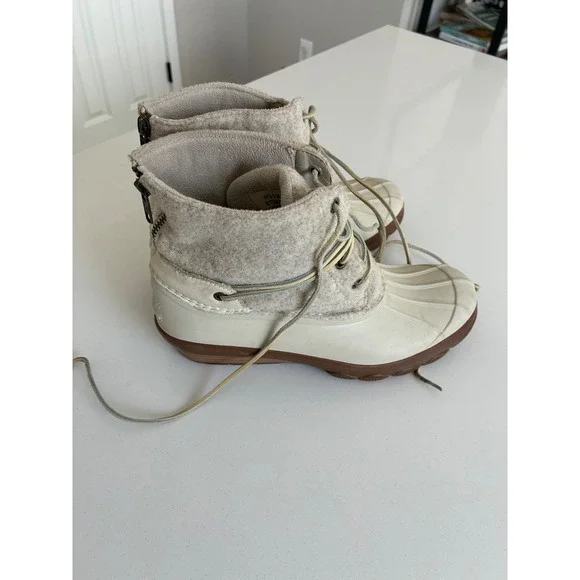Sperry Top Sider Women's‎ Duck Boots Cream Wool Lined Side Zip Size 9 M