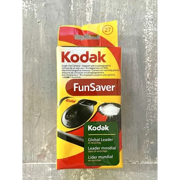 Kodak FunSaver 35mm Single Use Film Camera expired 2014 - New And Sealed