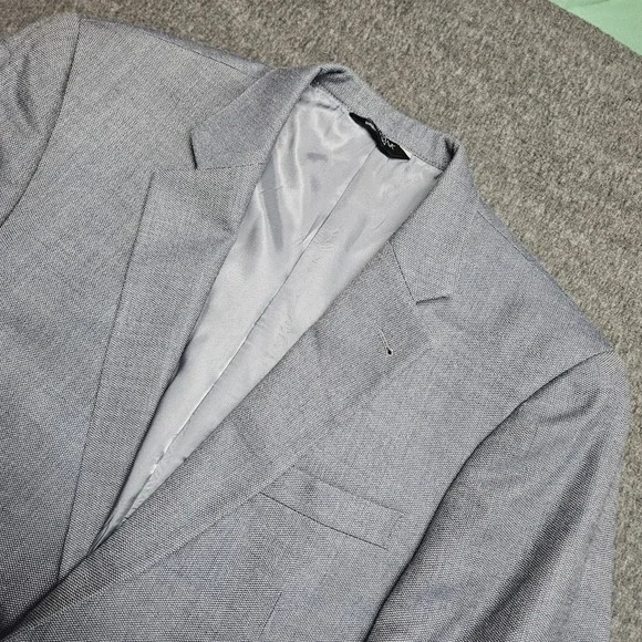Jos A Bank Mens 44L Blazer Sport Coat Wool Silk Blend Herringbone Gray 2 Button