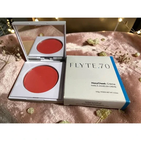 Flyte.70 - HazyCheek Creme Blush - Shade 