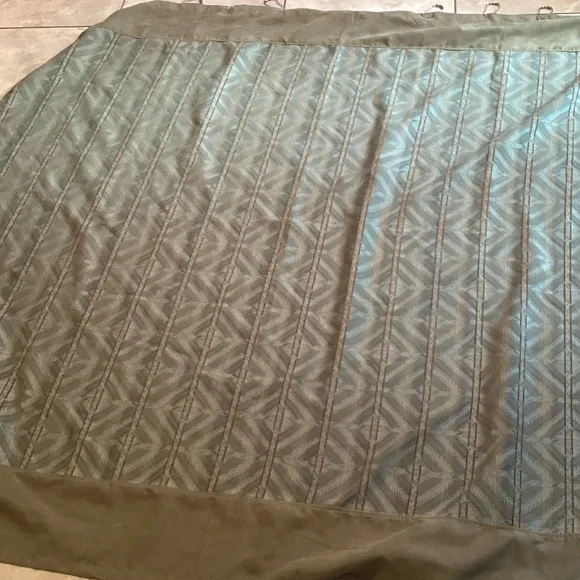 EUC shower curtain with hooks
