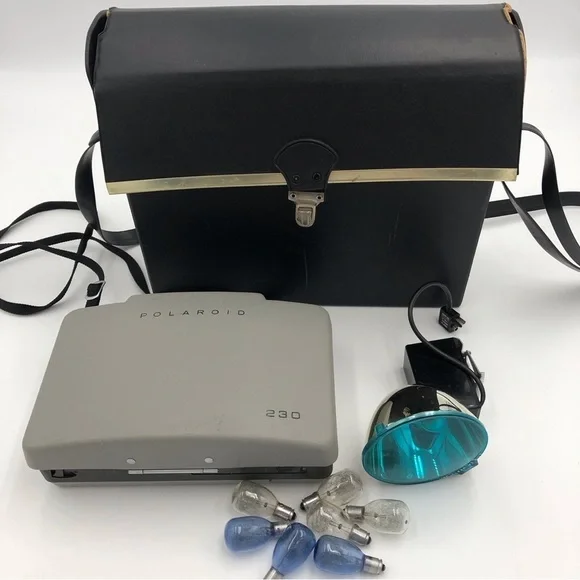 Vintage Polaroid 230 Land Camera