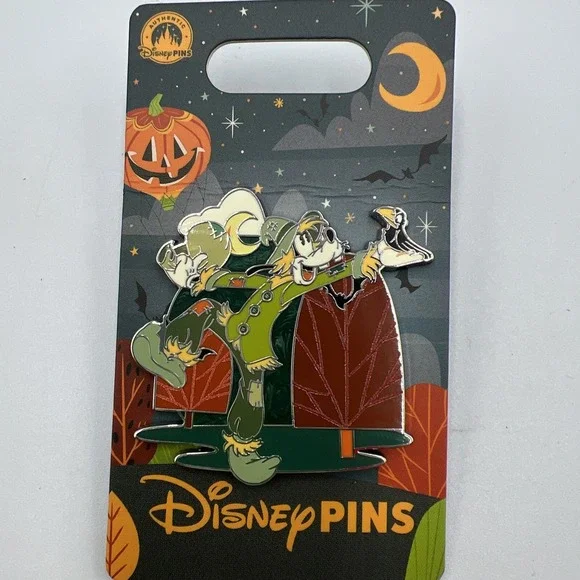 DISNEY 2025 HALLOWEEN GOOFY AS‎ SCARECROW PIN, NEW