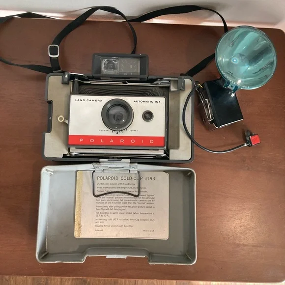 Vintage Polaroid Automatic 104 Land Camera with case and Flash Untested As Is