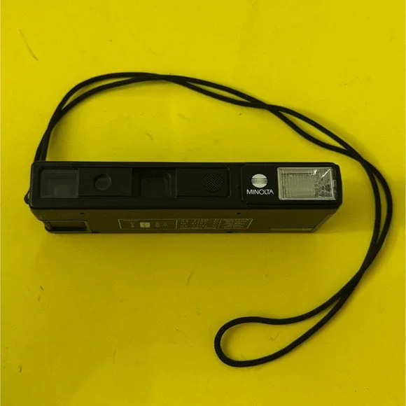 Minolta Pocket Autapak 430Ex 110 Film Camera Built In Flash Untested