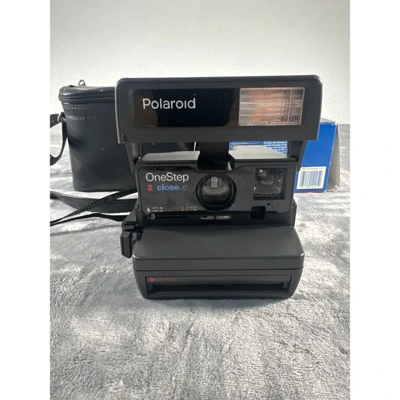 Polaroid OneStep CloseUp Instant Film Camera 600 Series with Box and Case Black