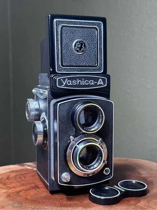 Yashica A TLR Medium Format Film Camera (1956) – Working