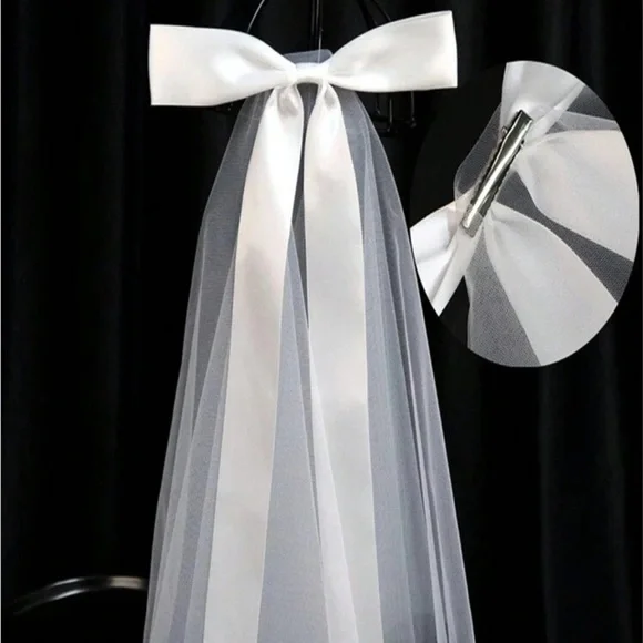 Minimalist beach boho bride wedding bow veil