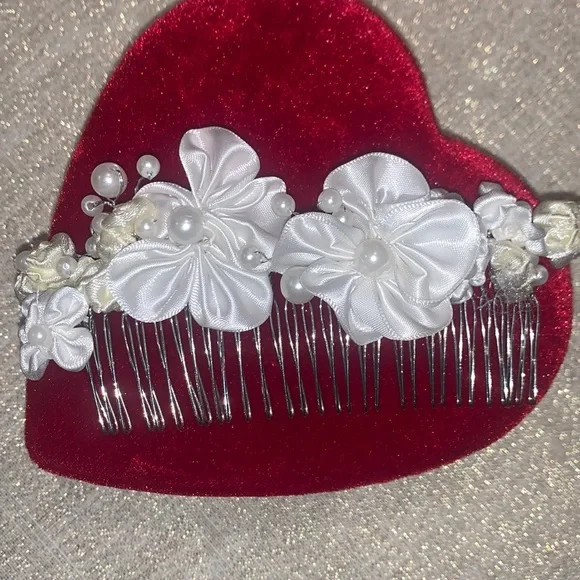 Wedding White Floral and faux Pearl Hair Comb