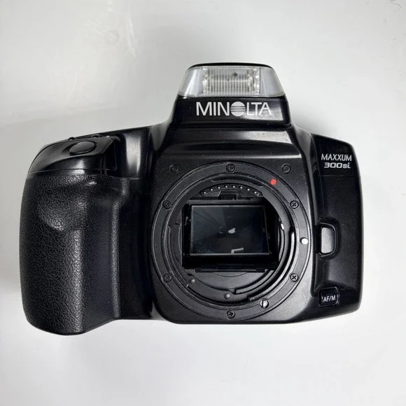 Minolta Maxxum 300si 35mm SLR Film Camera Body TESTED WORKING