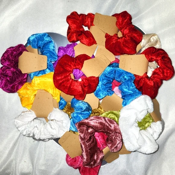 RESELLERS 148 PIECE BUNDLE OF VARIOUS HAIR ACCESSORIES 😍