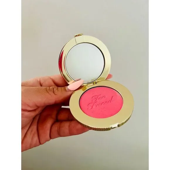 NWOB TOO FACED CLOUD CRUSH BLUSH -‎ SHADE GOLDEN HOUR