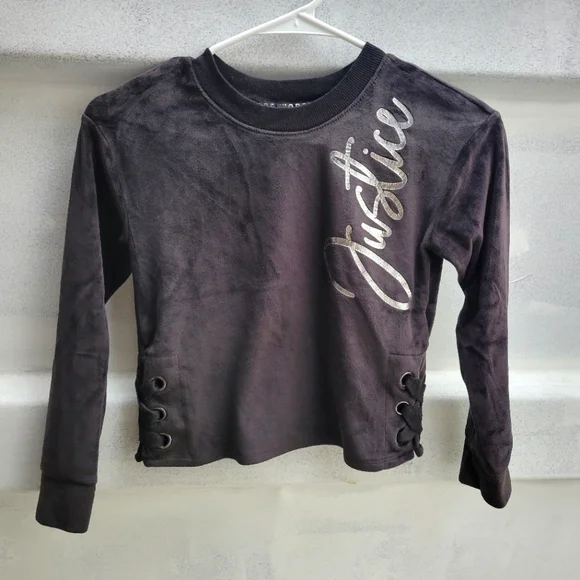 Justice velvet crop top sweater metallic lettering size 7 black silver