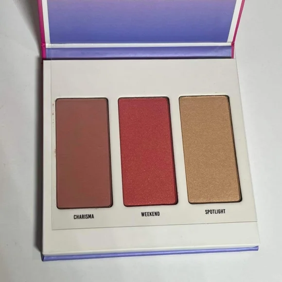 C'est Moi Aspiring‎ Cheek Palette Flattering Beauty Makeup Blush Selfcare Italy