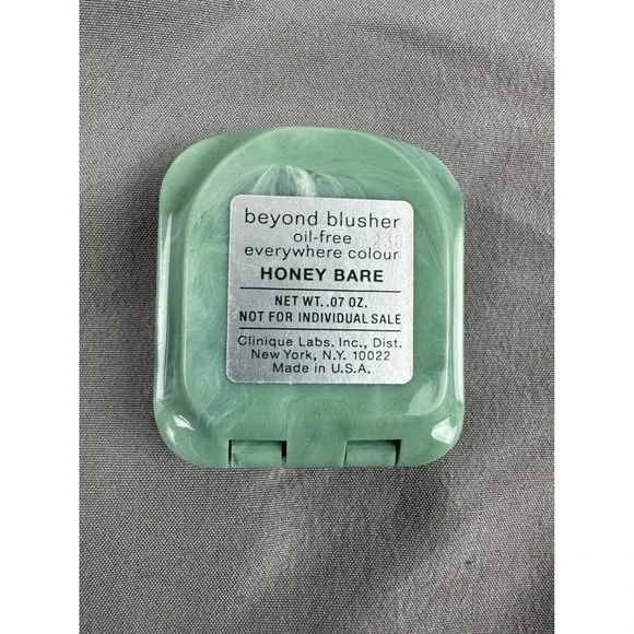 CLINIQUE Beyond Blusher Oil Free Everywhere Color HONEY BARE .07 oz Blush Travel