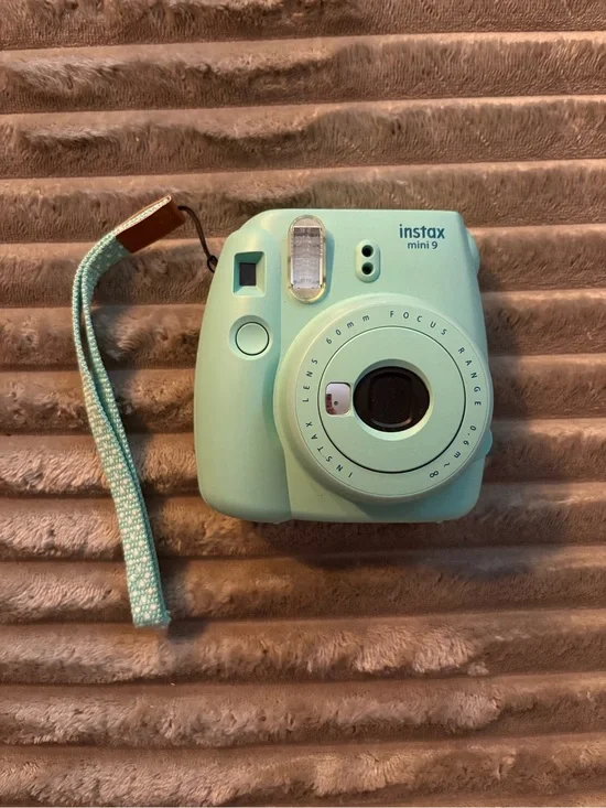 Instax Mini 9 Instant Camera - Mint Green