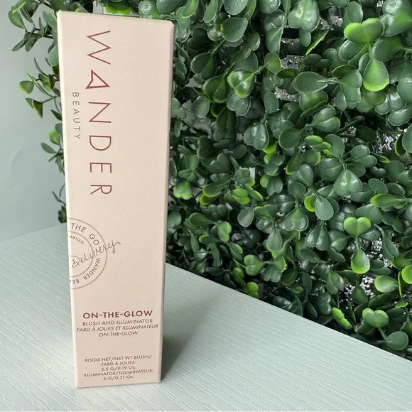 Wander Beauty On-the-Glow Blush Illuminator in Strawberry Fields + Nude Glow