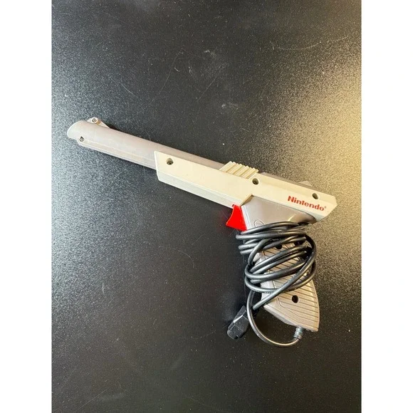 Original Nintendo NES Zapper Light Gun Gray Made In Japan Tested Retro Gaming