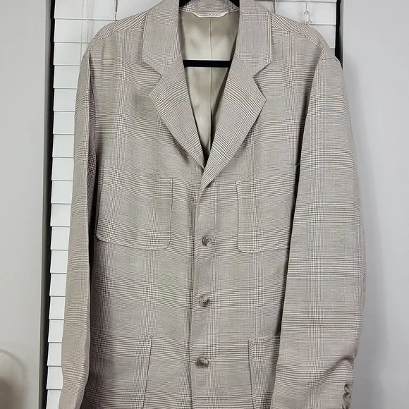 Perry Ellis 100% linen Gray Checkered Blazer. Size M‎