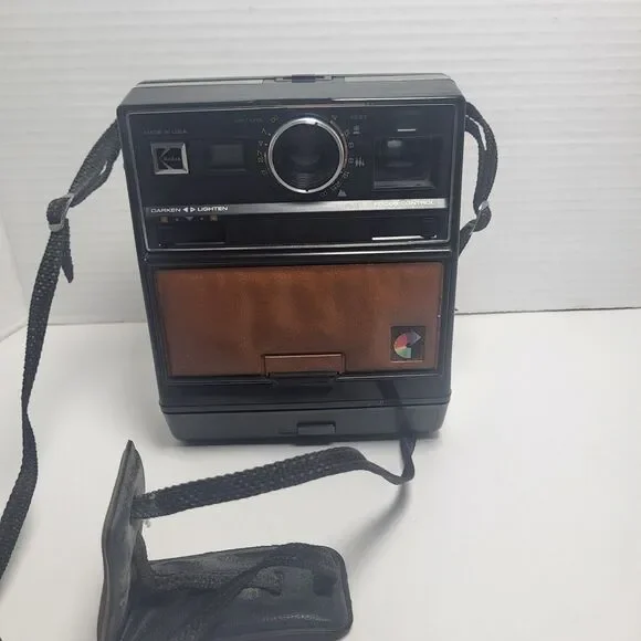 Vintage 1970`s Kodak Colorburst 200 Instant Camera With Neck Strap Film Photo