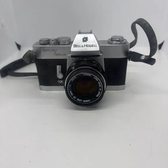 Bell & Howell 35mm Auto 35 Reflex SLR design 237 With vintage case- Working